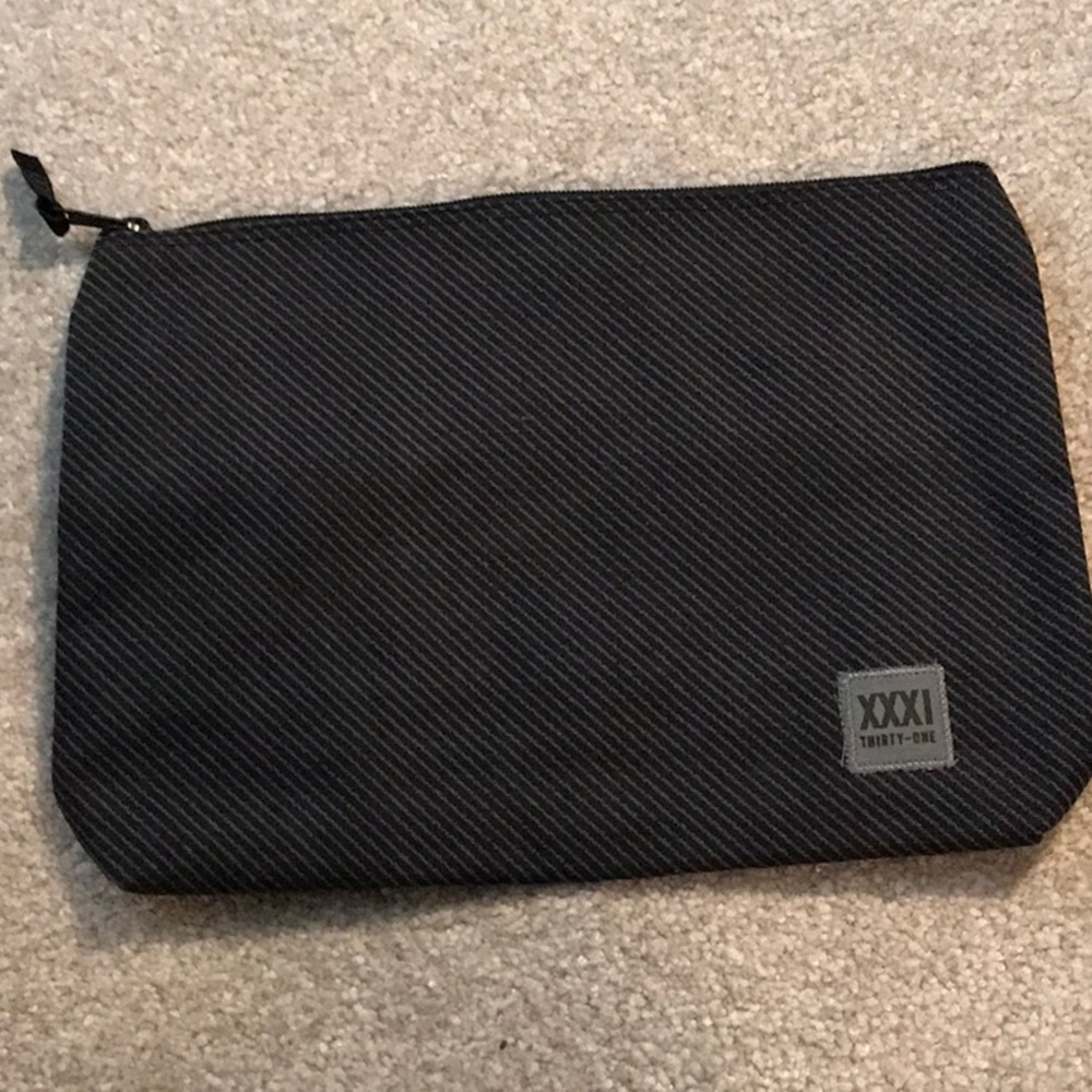 Thirty-One zippered pouch